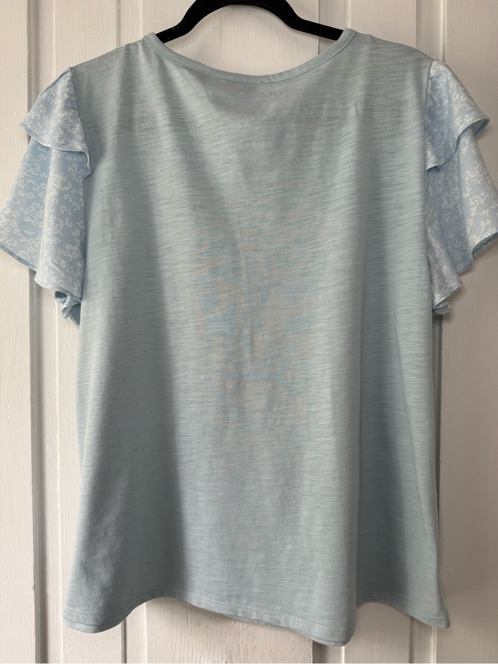 CeCe Light Blue Mixed Media Ruffle Flutter Sleeve Floral Top - XL - Picture 3 of 7